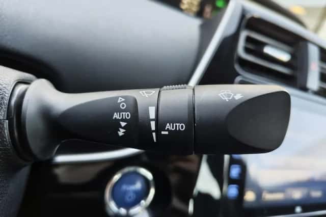 Toyota Prius (2018) thumbnail 13