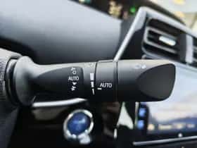 Toyota Prius (2018) thumbnail 13