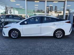Toyota Prius (2018) thumbnail 3