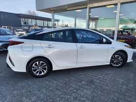 Toyota Prius (2018) thumbnail 5