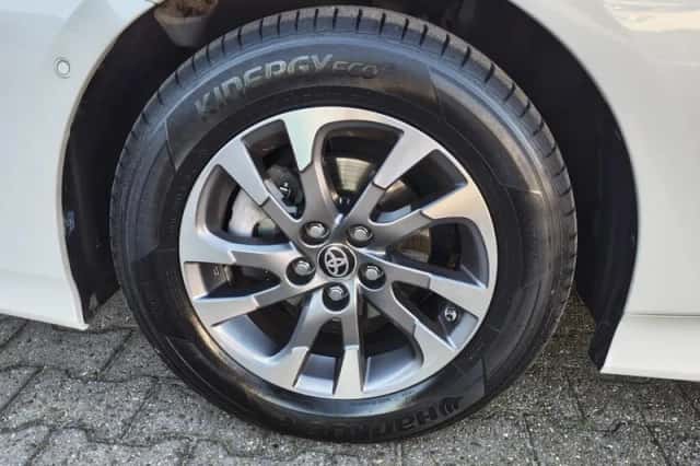 Toyota Prius (2018) thumbnail 42