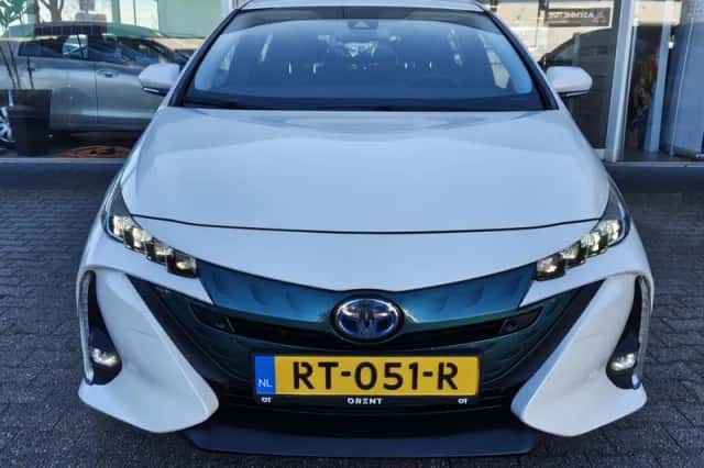 Toyota Prius (2018) thumbnail 6