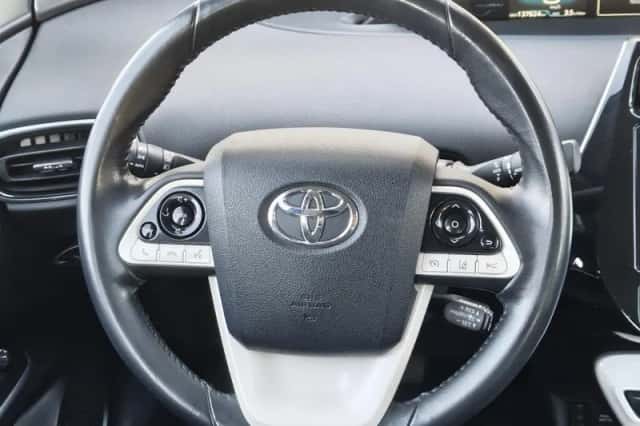 Toyota Prius (2018) thumbnail 9