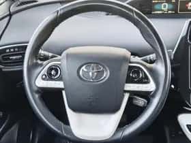 Toyota Prius (2018) thumbnail 9