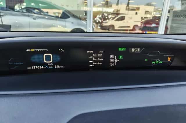 Toyota Prius (2018) thumbnail 10