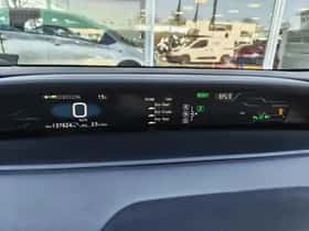 Toyota Prius (2018) thumbnail 10