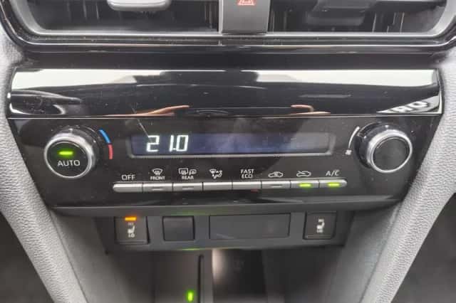 Toyota Yaris Cross (2025) thumbnail 17