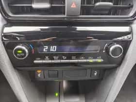 Toyota Yaris Cross (2025) thumbnail 17