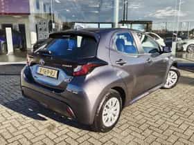 Toyota Yaris (2024) thumbnail 4