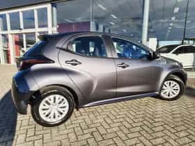 Toyota Yaris (2024) thumbnail 5
