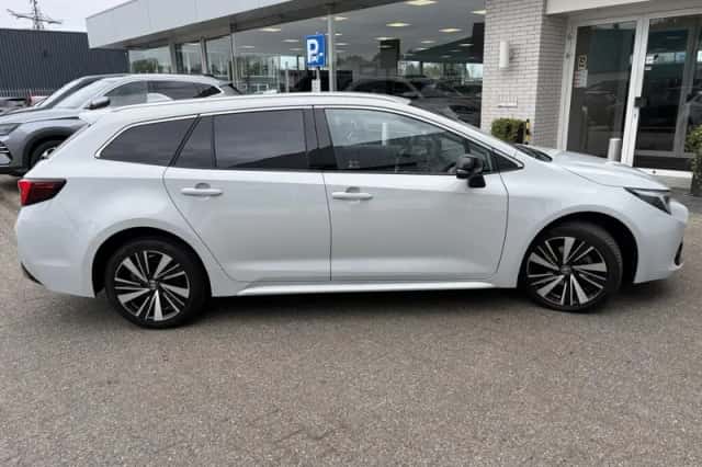 Toyota Corolla (2025) thumbnail 4