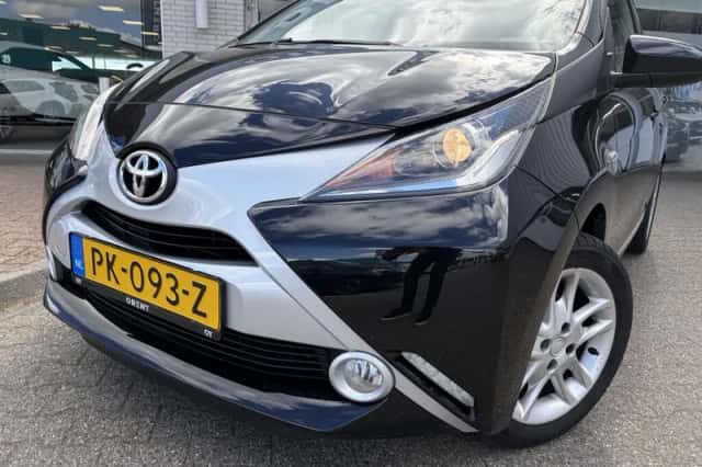 Toyota Aygo (2016) thumbnail 2