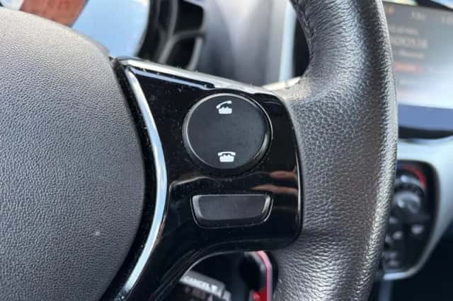 Toyota Aygo (2016) thumbnail 15