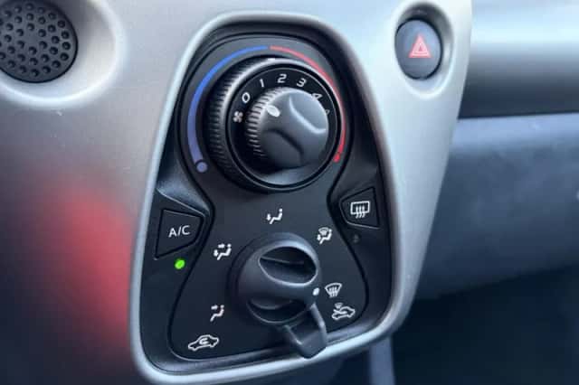 Toyota Aygo (2016) thumbnail 21
