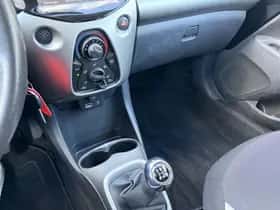 Toyota Aygo (2016) thumbnail 22