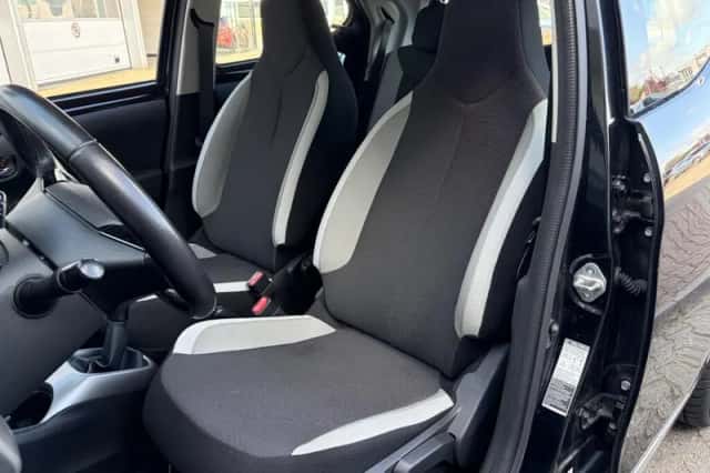 Toyota Aygo (2016) thumbnail 26