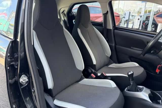 Toyota Aygo (2016) thumbnail 27