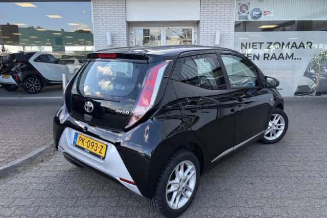 Toyota Aygo (2016) thumbnail 5