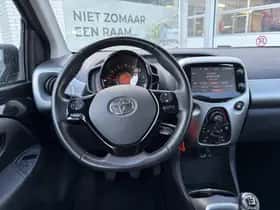 Toyota Aygo (2016) thumbnail 8