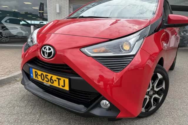 Toyota Aygo (2021) thumbnail 2