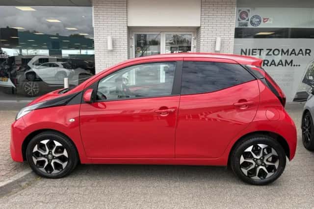 Toyota Aygo (2021) thumbnail 3