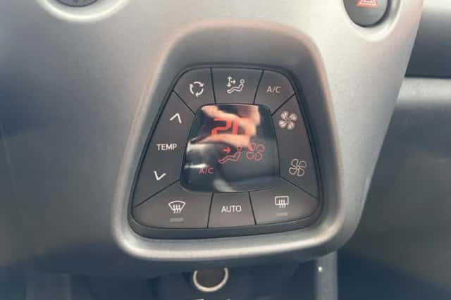 Toyota Aygo (2021) thumbnail 21