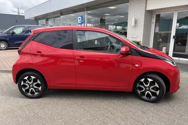 Toyota Aygo (2021) thumbnail 5