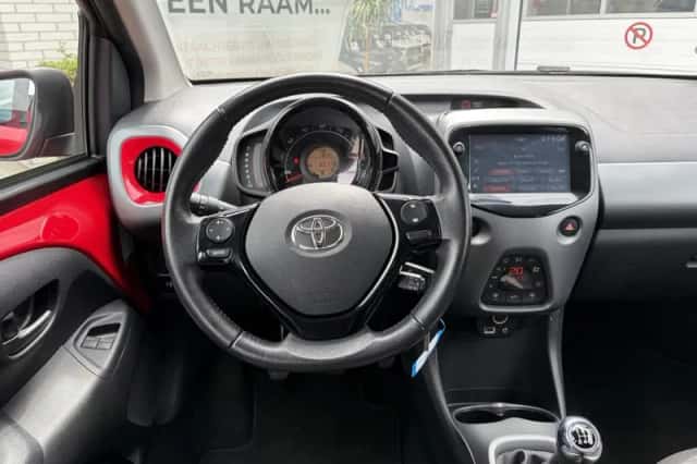 Toyota Aygo (2021) thumbnail 9