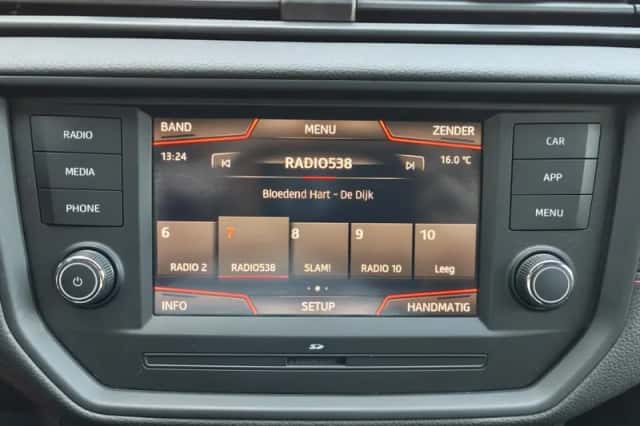 SEAT Arona (2019) thumbnail 16