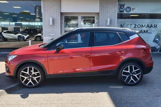 SEAT Arona (2019) thumbnail 3