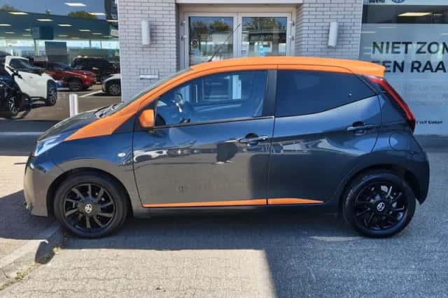 Toyota Aygo (2021) thumbnail 3