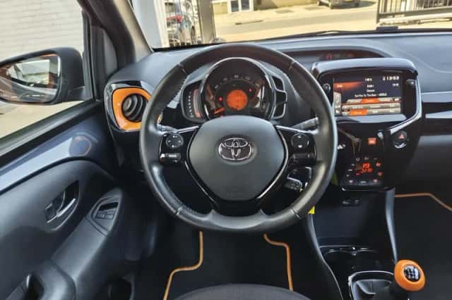 Toyota Aygo (2021) thumbnail 8