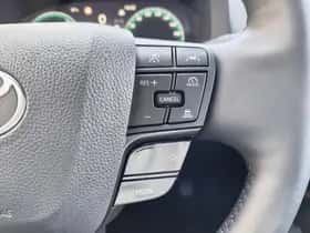 Toyota C-HR (2025) thumbnail 14