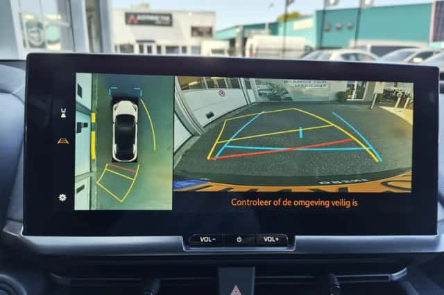 Toyota C-HR (2025) thumbnail 17