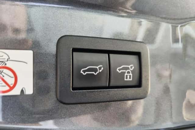 Toyota C-HR (2025) thumbnail 33
