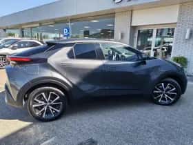 Toyota C-HR (2025) thumbnail 5