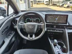 Toyota C-HR (2025) thumbnail 8