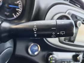 Toyota Yaris (2013) thumbnail 12