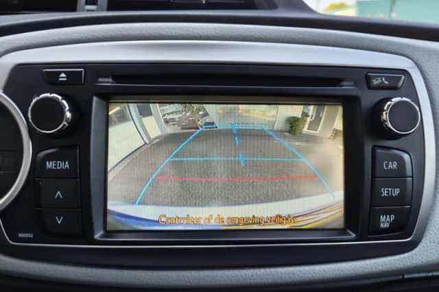 Toyota Yaris (2013) thumbnail 15