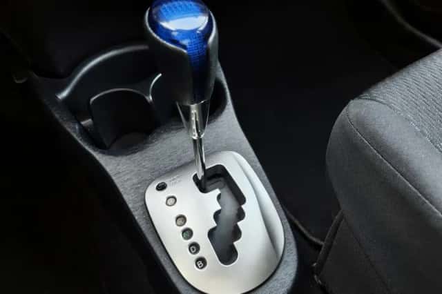 Toyota Yaris (2013) thumbnail 17