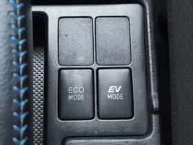 Toyota Yaris (2013) thumbnail 18