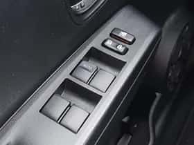 Toyota Yaris (2013) thumbnail 19