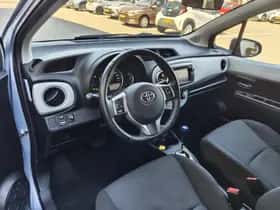 Toyota Yaris (2013) thumbnail 22