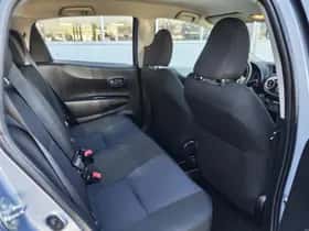 Toyota Yaris (2013) thumbnail 25