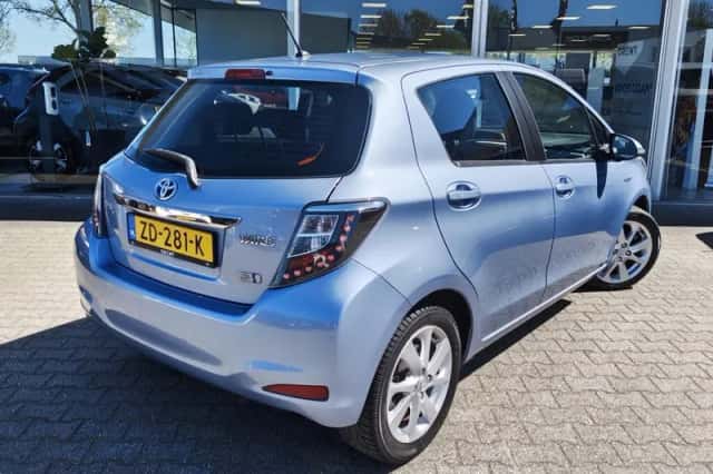 Toyota Yaris (2013) thumbnail 4