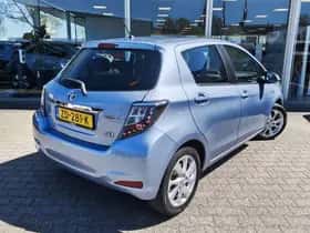 Toyota Yaris (2013) thumbnail 4