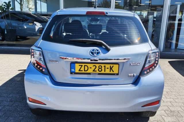 Toyota Yaris (2013) thumbnail 7