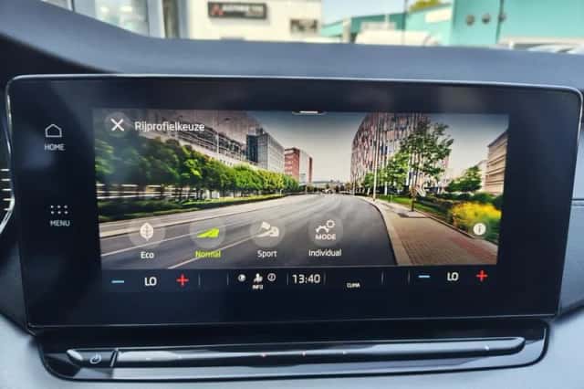 Škoda Octavia (2022) thumbnail 16