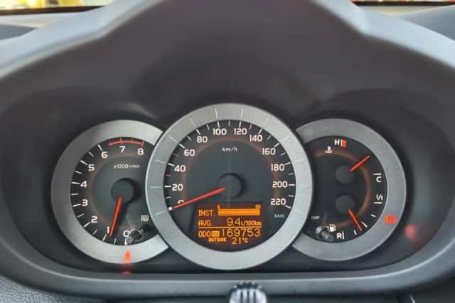 Toyota RAV4 (2009) thumbnail 11