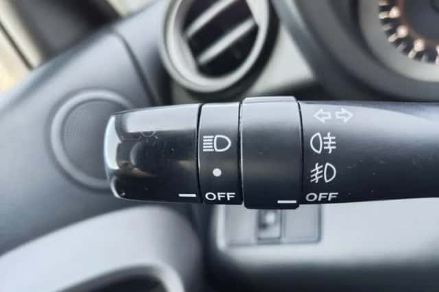 Toyota RAV4 (2009) thumbnail 12